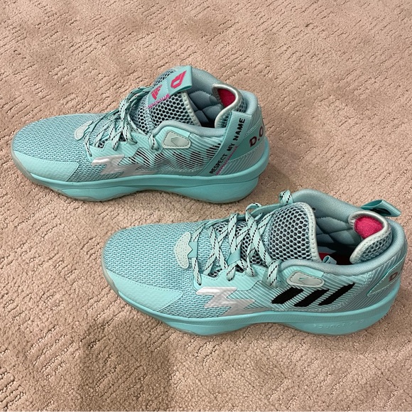 Adidas woman’s Damian lillard “respect my name” basketball shoes - Picture 4 of 6